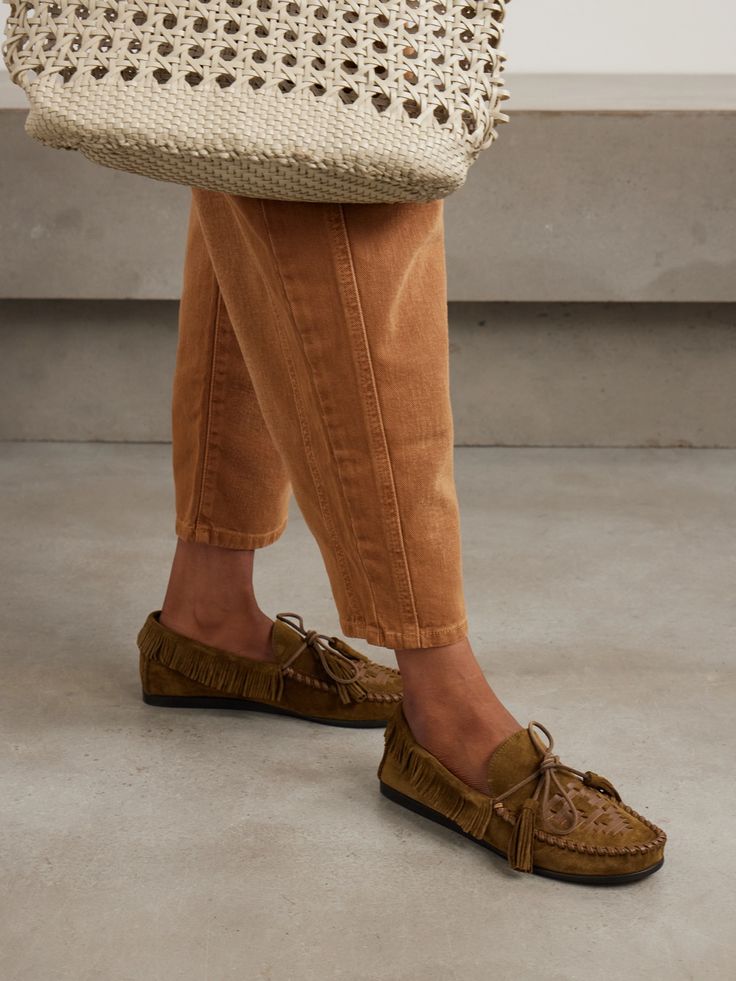 Мокасини та лофери