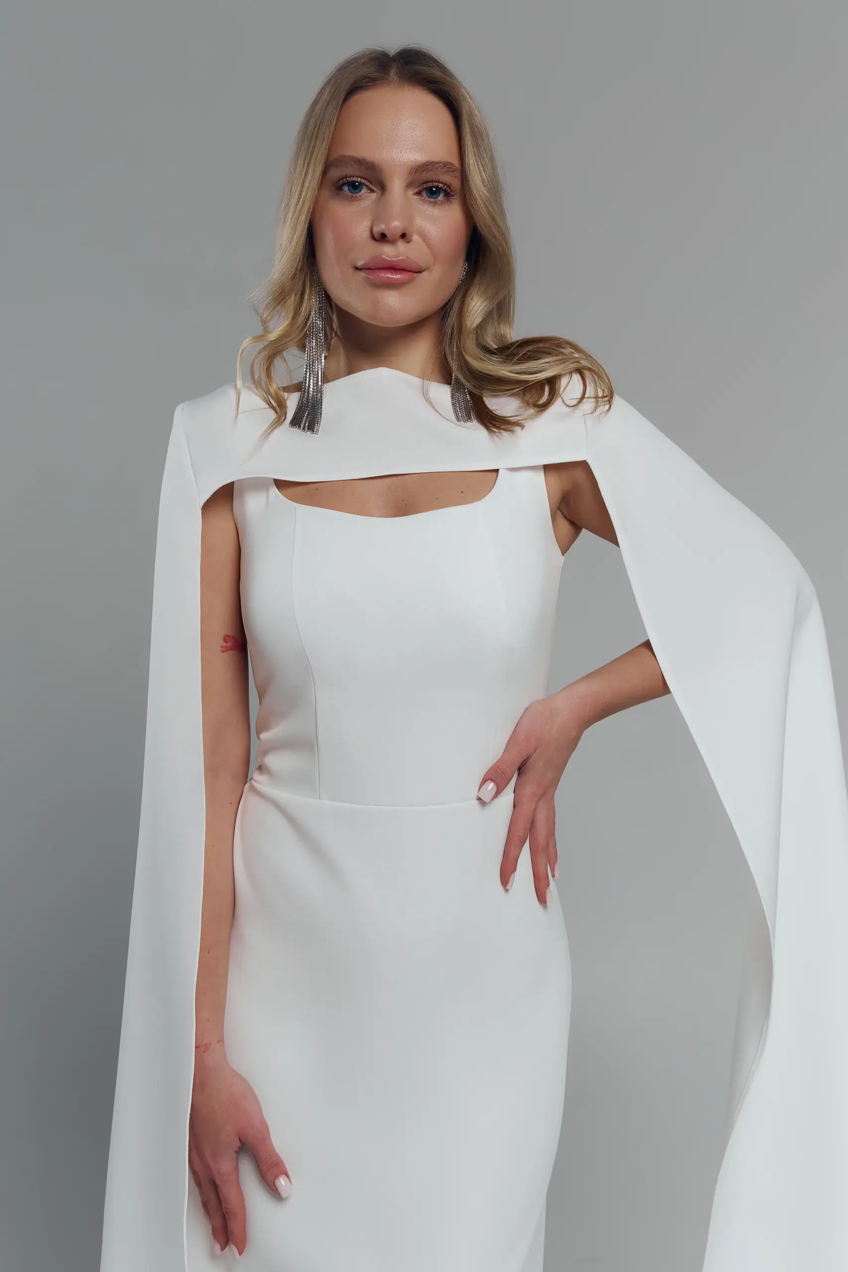 Біла сукня максі з накидкою, Gepur