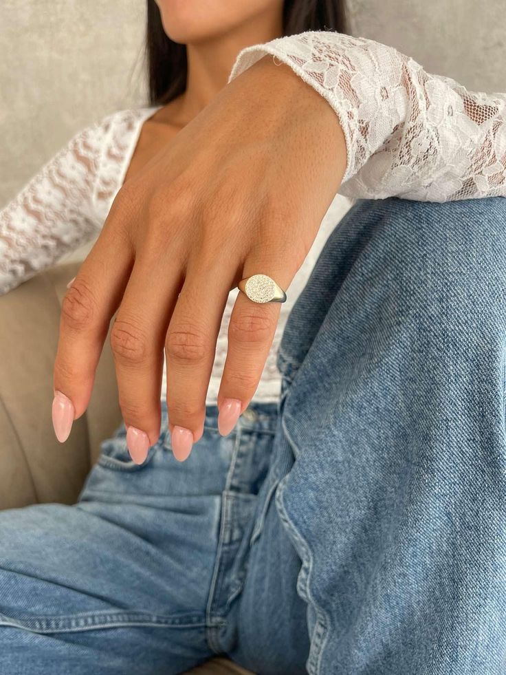 Каблучка на мізинці