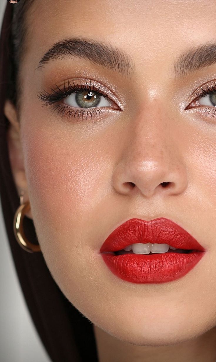 Червона помада