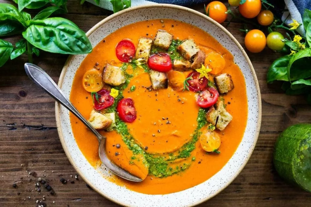 Простий томатний суп-пюре