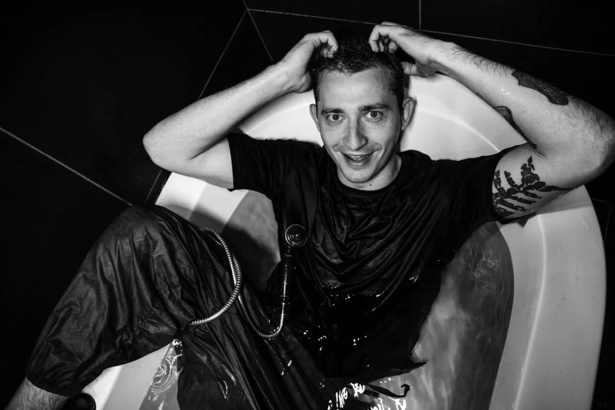 Nikolaj Serga Prezentoval Vtoroj Muzykalno Poeticheskij Albom Vselennoplennye Beauty Hub